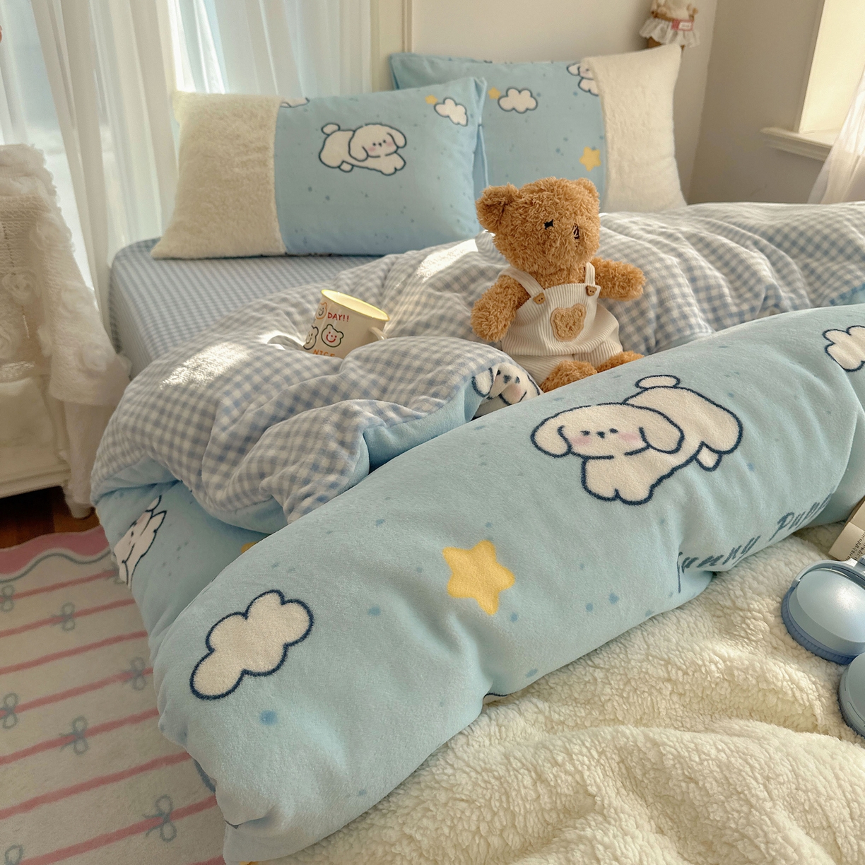 91家纺网 家纺一手货源 找家纺 顾里家纺 2025新款ins韩风甜感羊羔拼接牛奶绒少女系四件套 云朵小狗