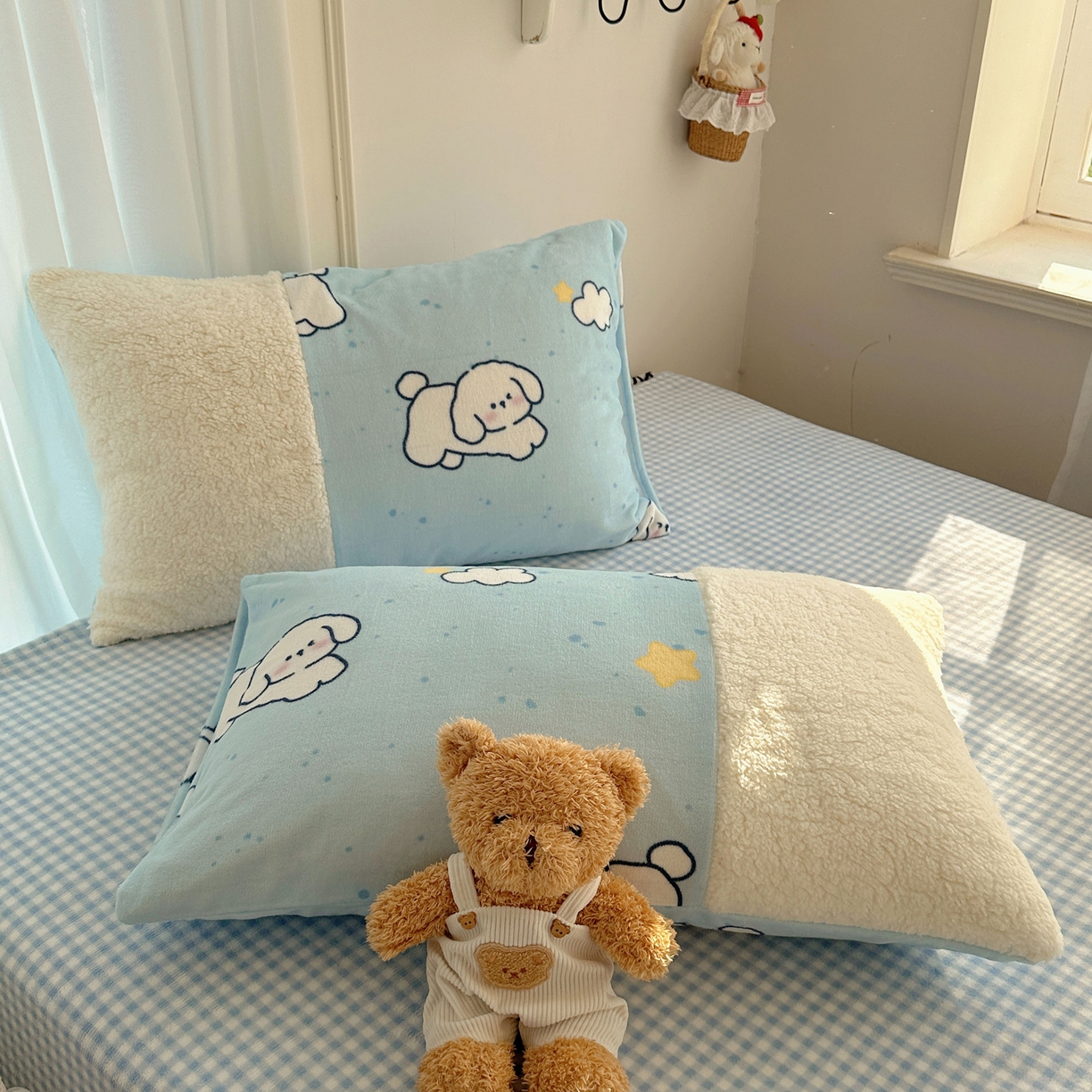 91家纺网 家纺一手货源 找家纺 顾里家纺 2025新款ins韩风甜感羊羔拼接牛奶绒少女系四件套 云朵小狗