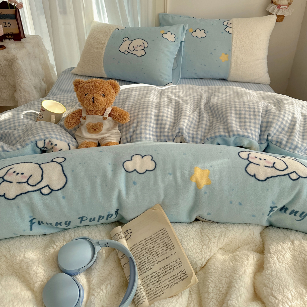 91家纺网 家纺一手货源 找家纺 顾里家纺 2025新款ins韩风甜感羊羔拼接牛奶绒少女系四件套 云朵小狗