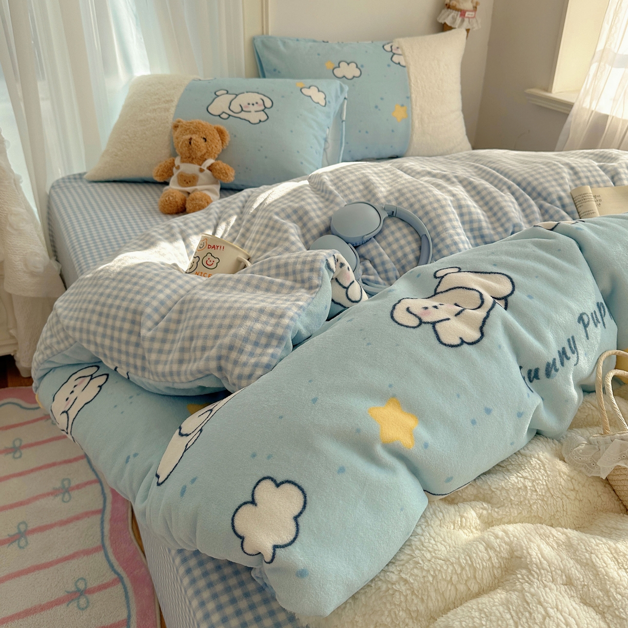 91家纺网 家纺一手货源 找家纺 顾里家纺 2025新款ins韩风甜感羊羔拼接牛奶绒少女系四件套 云朵小狗