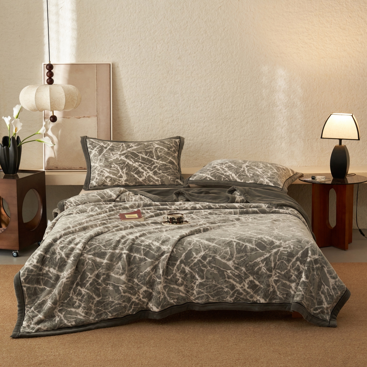 91家纺网 家纺一手货源 找家纺 寐绸家纺 2025新款230g牛奶绒染色雕花功能毛毯 雕花功能毯-大理石纹