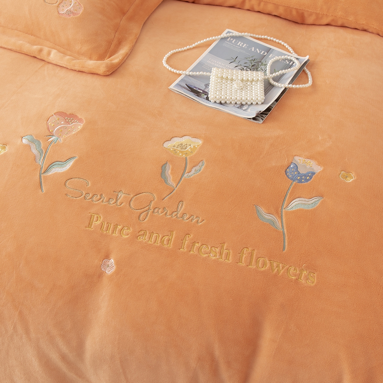 91家纺网 家纺一手货源 找家纺 （总）昊翔家纺 2025新款牛奶绒宽边刺绣四件套花蕊