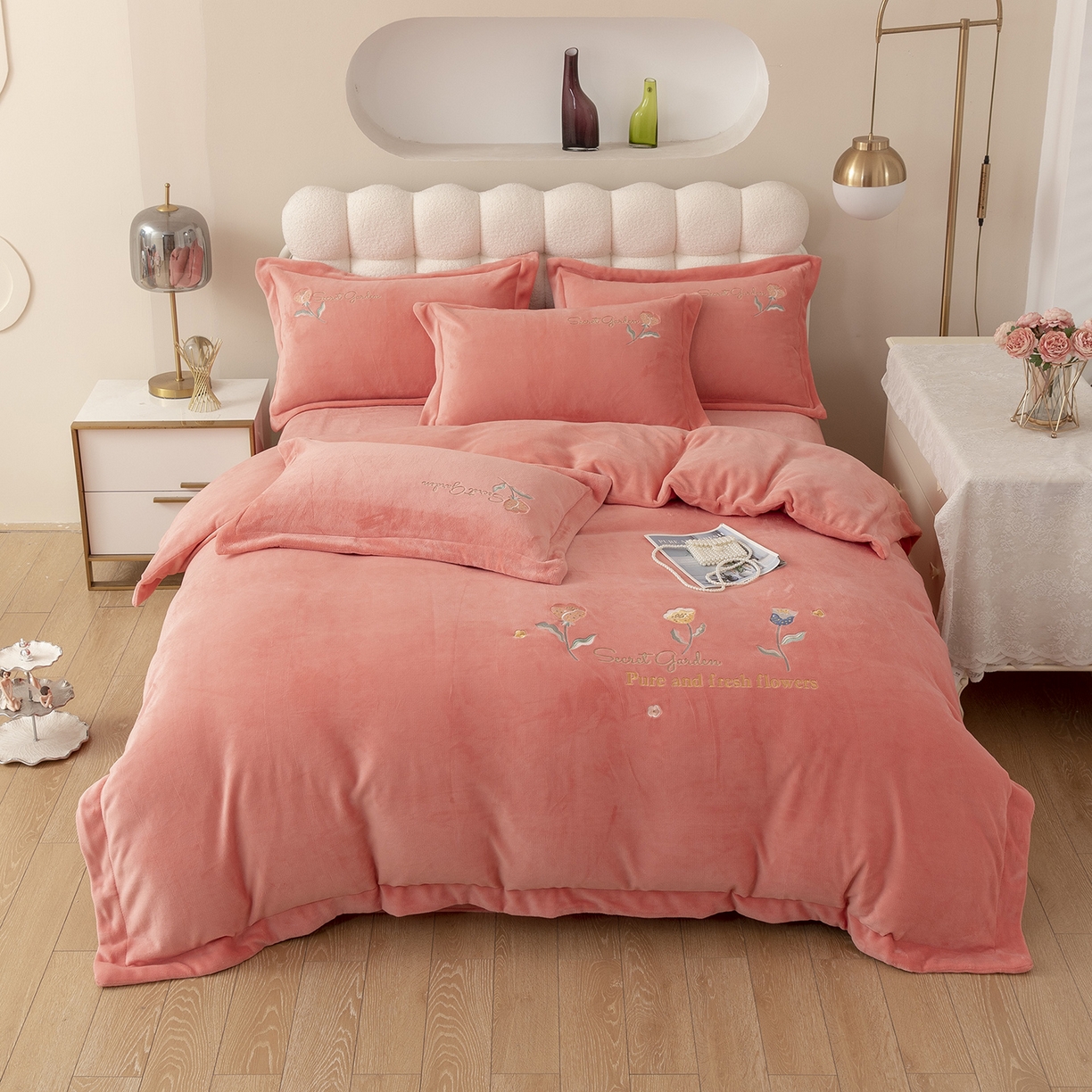 91家纺网 家纺一手货源 找家纺 （总）昊翔家纺 2025新款牛奶绒宽边刺绣四件套花蕊