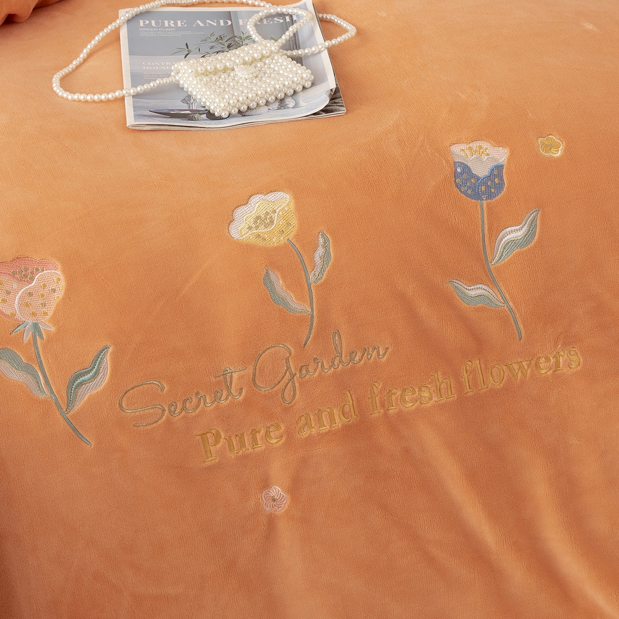 91家纺网 家纺一手货源 找家纺 （总）昊翔家纺 2025新款牛奶绒宽边刺绣四件套花蕊