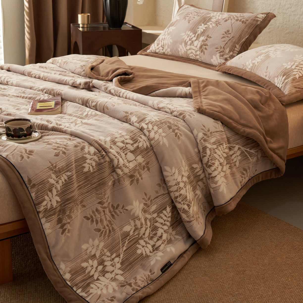 91家纺网 家纺一手货源 找家纺 寐绸家纺 2025新款230g牛奶绒染色雕花功能毛毯 雕花功能毯-海棠