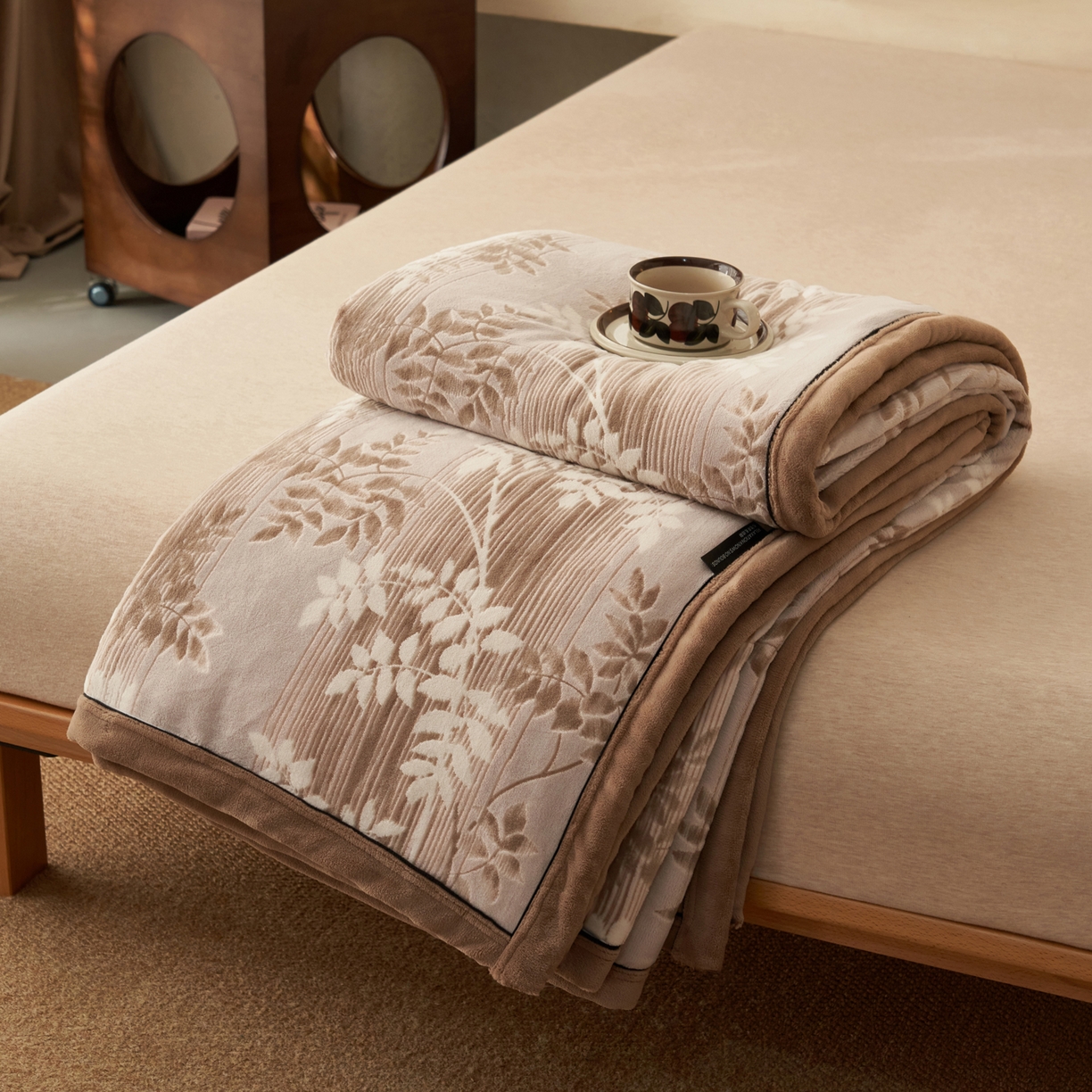 91家纺网 家纺一手货源 找家纺 寐绸家纺 2025新款230g牛奶绒染色雕花功能毛毯 雕花功能毯-海棠