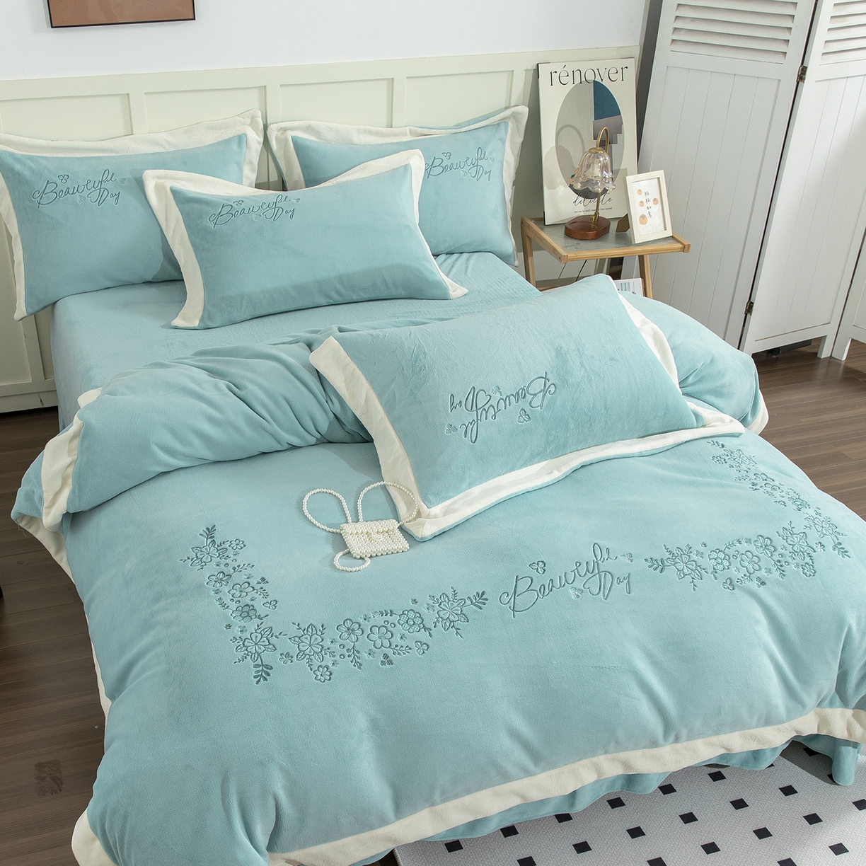 91家纺网 家纺一手货源 找家纺 （总）昊翔家纺 2025新款全消光蚕丝绒拼角刺绣四件套青黛