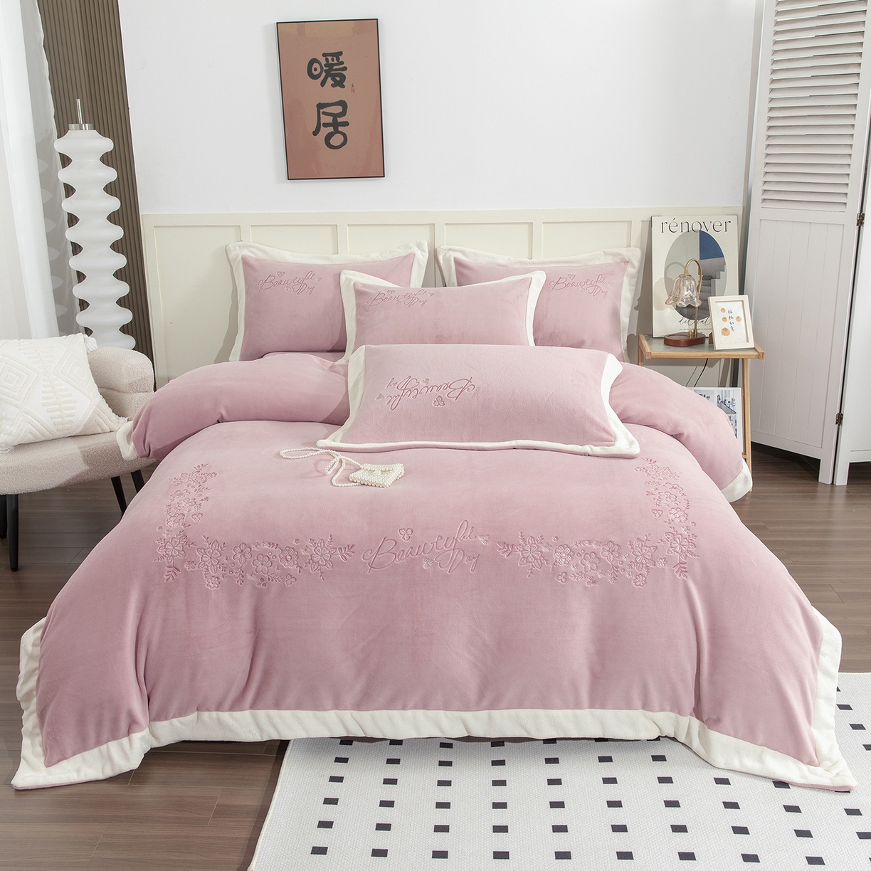 91家纺网 家纺一手货源 找家纺 （总）昊翔家纺 2025新款全消光蚕丝绒拼角刺绣四件套青黛