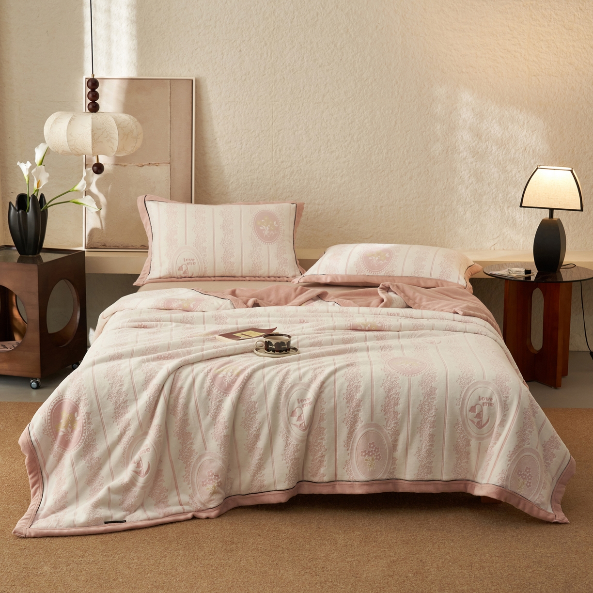 91家纺网 家纺一手货源 找家纺 寐绸家纺 2025新款230g牛奶绒染色雕花功能毛毯 雕花功能毯-花境