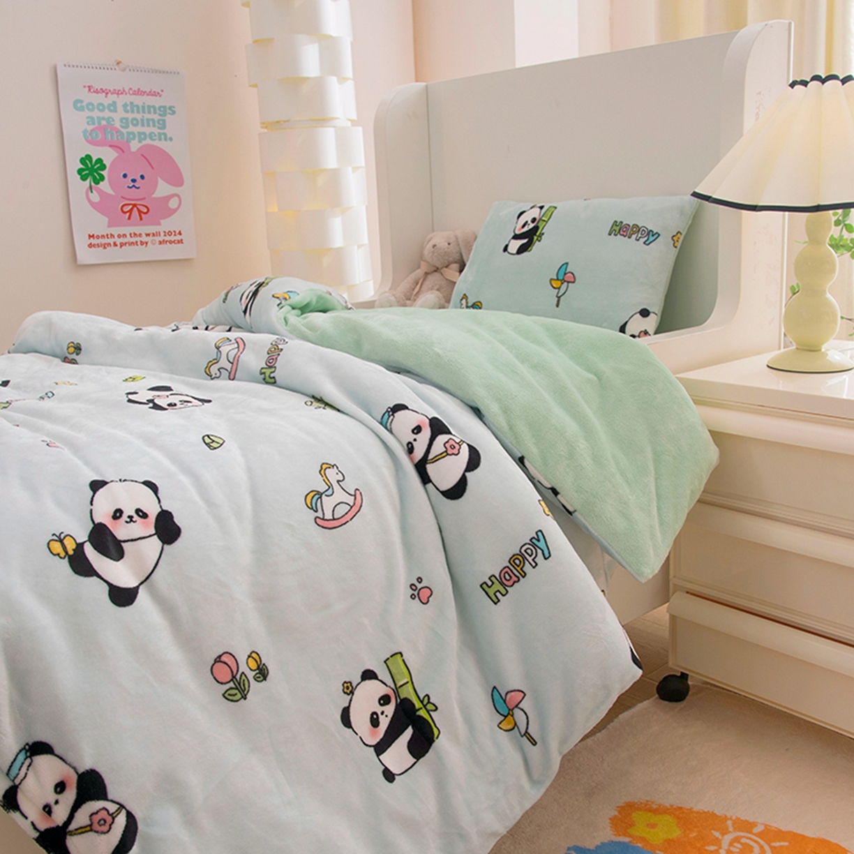 91家纺网 家纺一手货源 找家纺 萌宝家纺 2025新款加厚儿童牛奶绒被套幼儿园保暖三件套 小熊猫