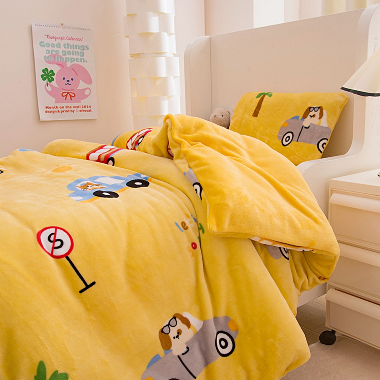 91家纺网 家纺一手货源 找家纺 萌宝家纺 2025新款加厚儿童牛奶绒被套幼儿园保暖三件套 汽车-黄