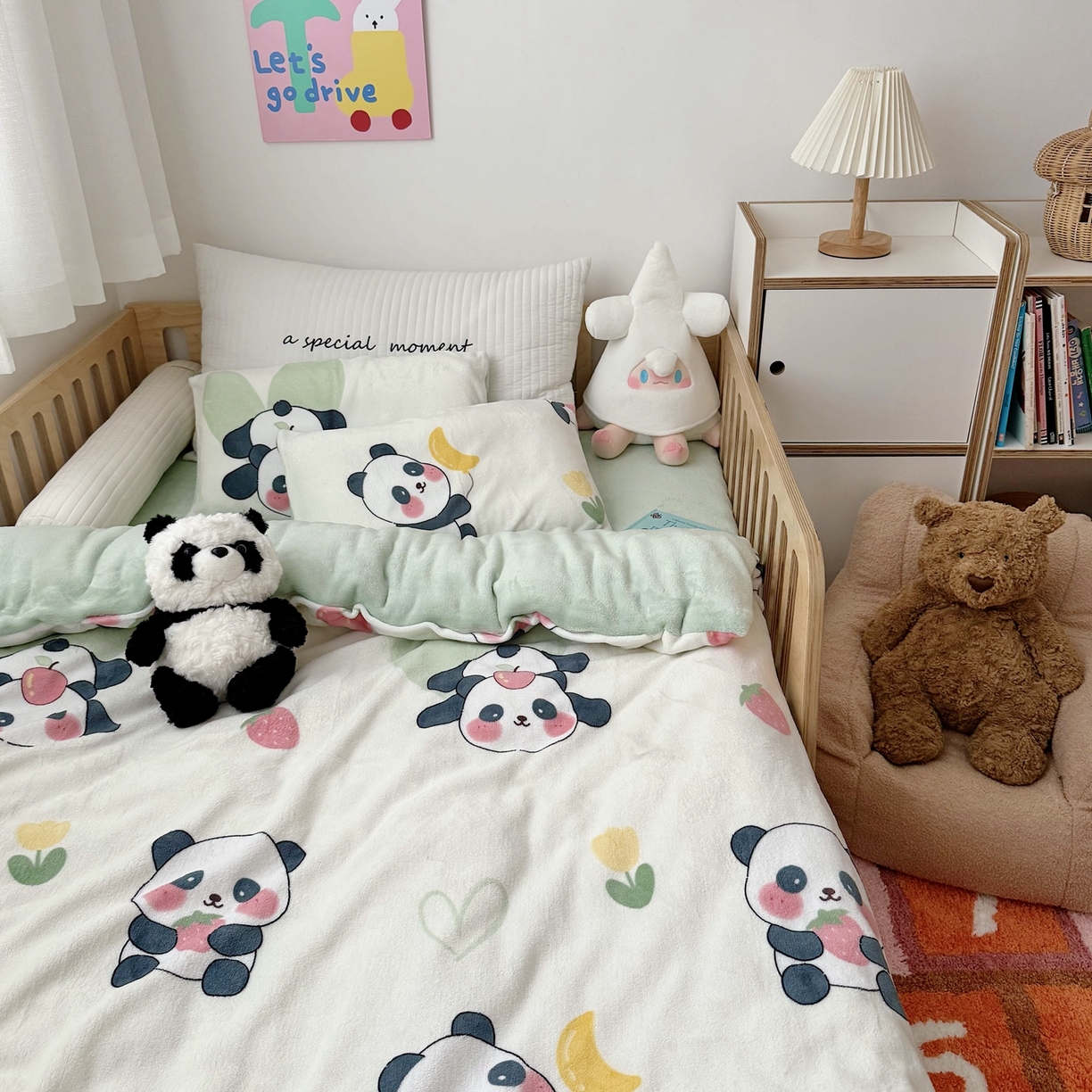 91家纺网 家纺一手货源 找家纺 萌宝家纺 2025新款加厚儿童牛奶绒被套幼儿园保暖三件套 调皮熊猫