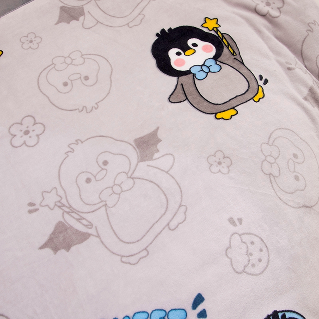 91家纺网 家纺一手货源 找家纺 萌宝家纺 2025新款加厚儿童牛奶绒被套幼儿园保暖三件套 小企鹅