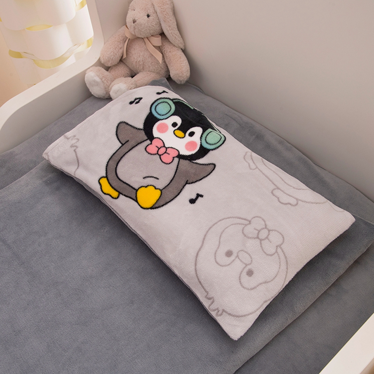 91家纺网 家纺一手货源 找家纺 萌宝家纺 2025新款加厚儿童牛奶绒被套幼儿园保暖三件套 小企鹅