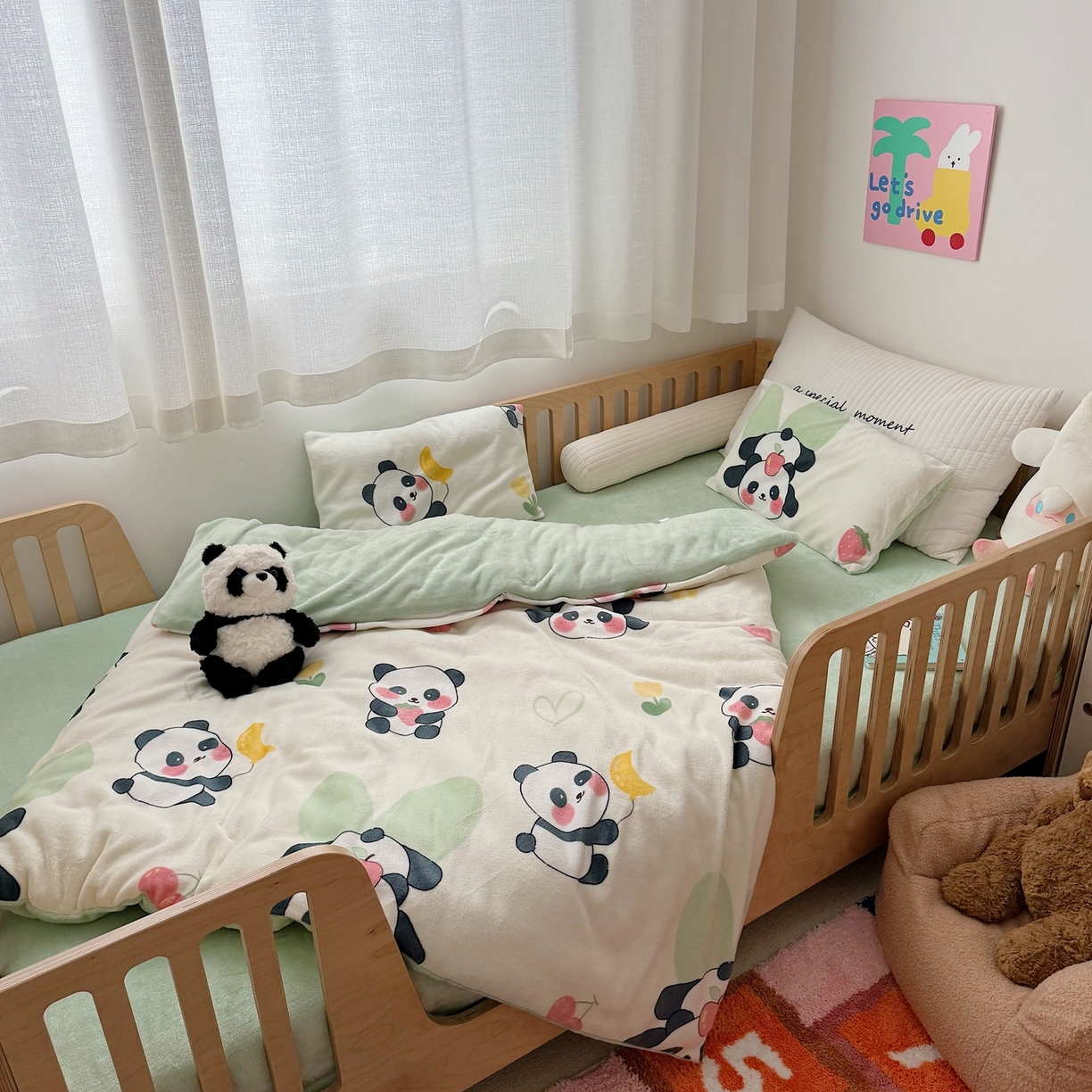 91家纺网 家纺一手货源 找家纺 萌宝家纺 2025新款加厚儿童牛奶绒被套幼儿园保暖三件套 调皮熊猫