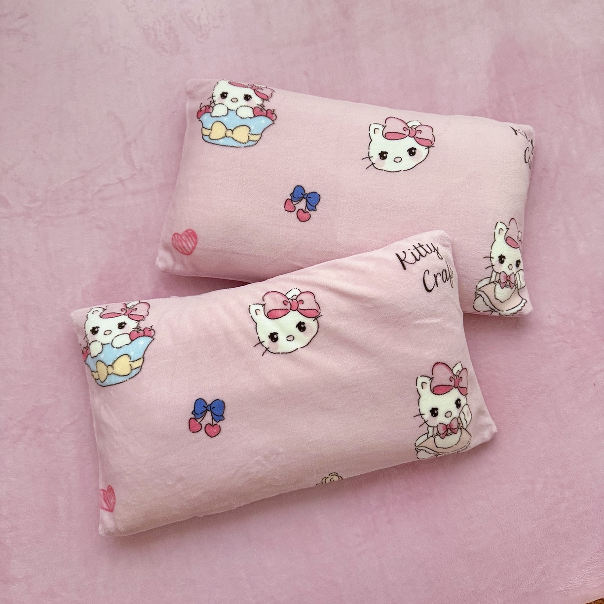 91家纺网 家纺一手货源 找家纺 萌宝家纺 2025新款加厚儿童牛奶绒被套幼儿园保暖三件套 粉色小猫