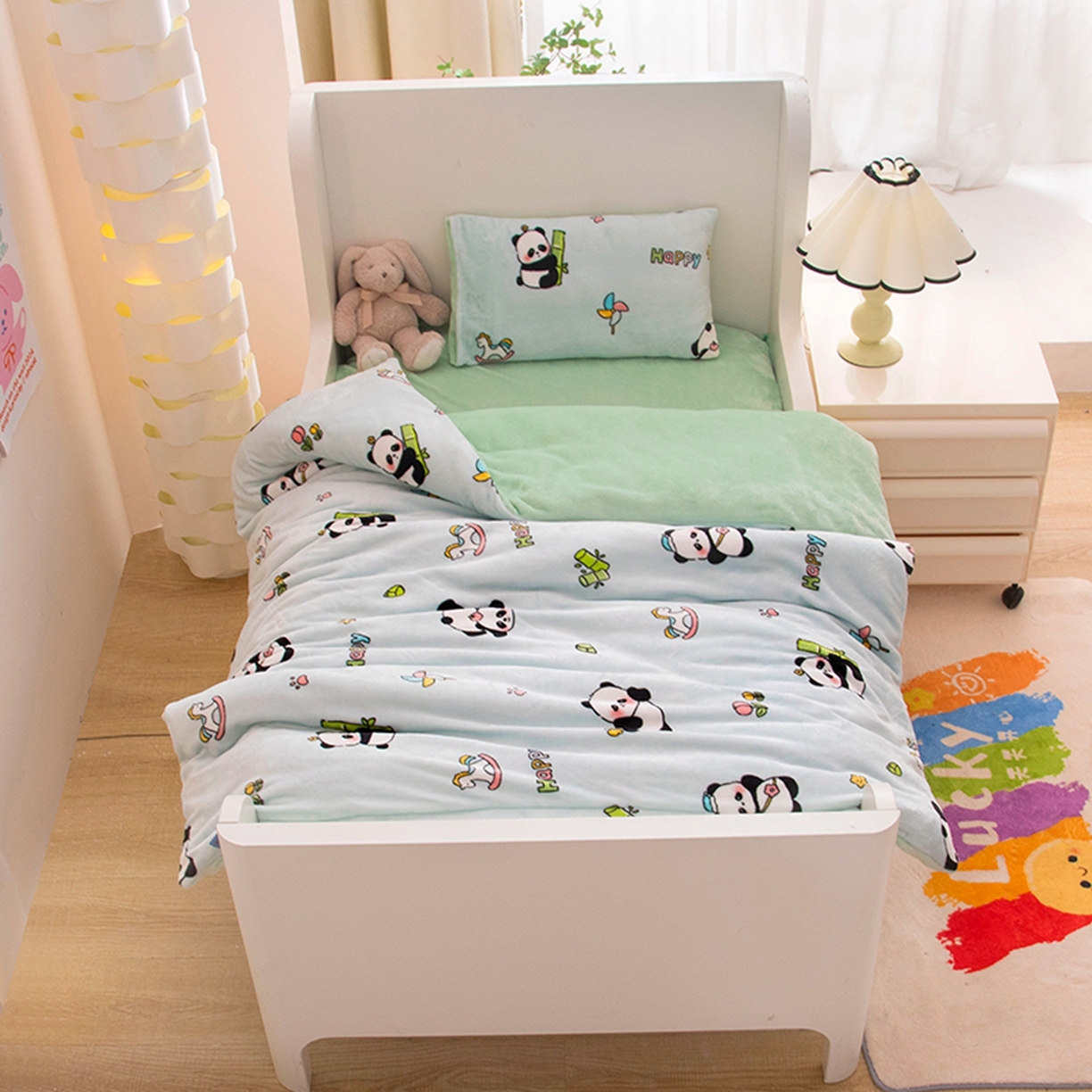 91家纺网 家纺一手货源 找家纺 萌宝家纺 2025新款加厚儿童牛奶绒被套幼儿园保暖三件套 小熊猫