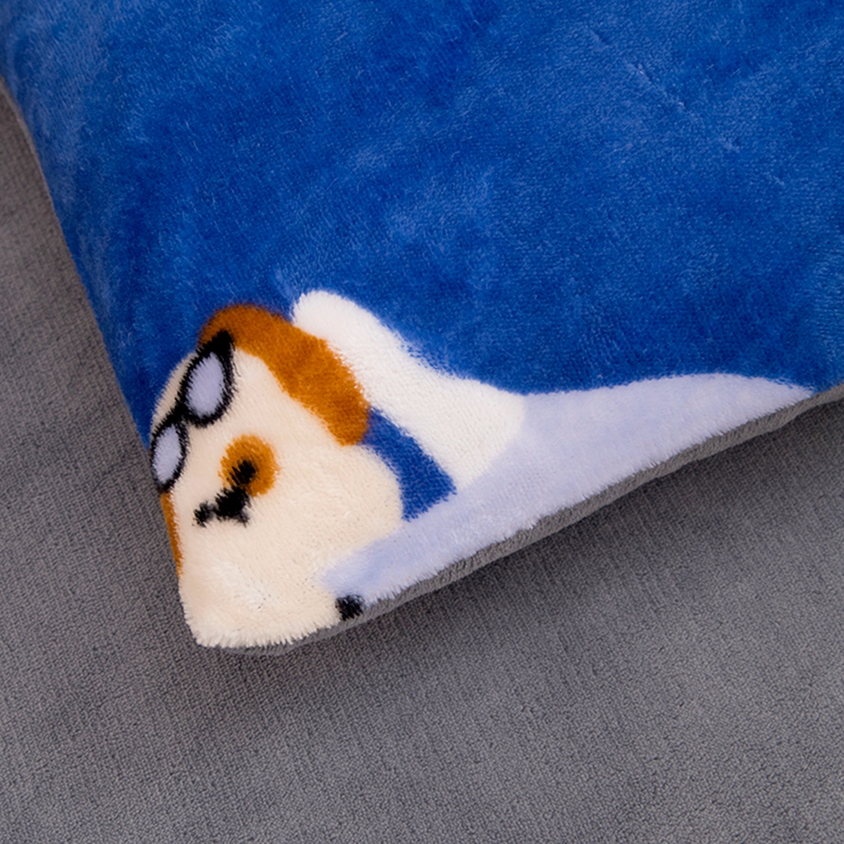 91家纺网 家纺一手货源 找家纺 萌宝家纺 2025新款加厚儿童牛奶绒被套幼儿园保暖三件套 汽车-蓝灰