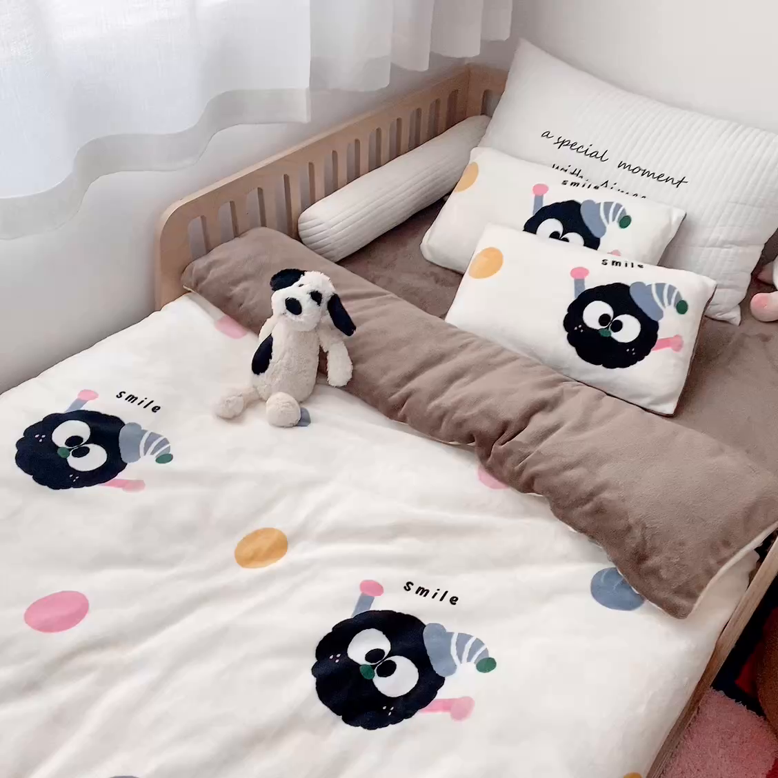 91家纺网 家纺一手货源 找家纺 萌宝家纺 2025新款加厚儿童牛奶绒被套幼儿园保暖三件套 没烦恼