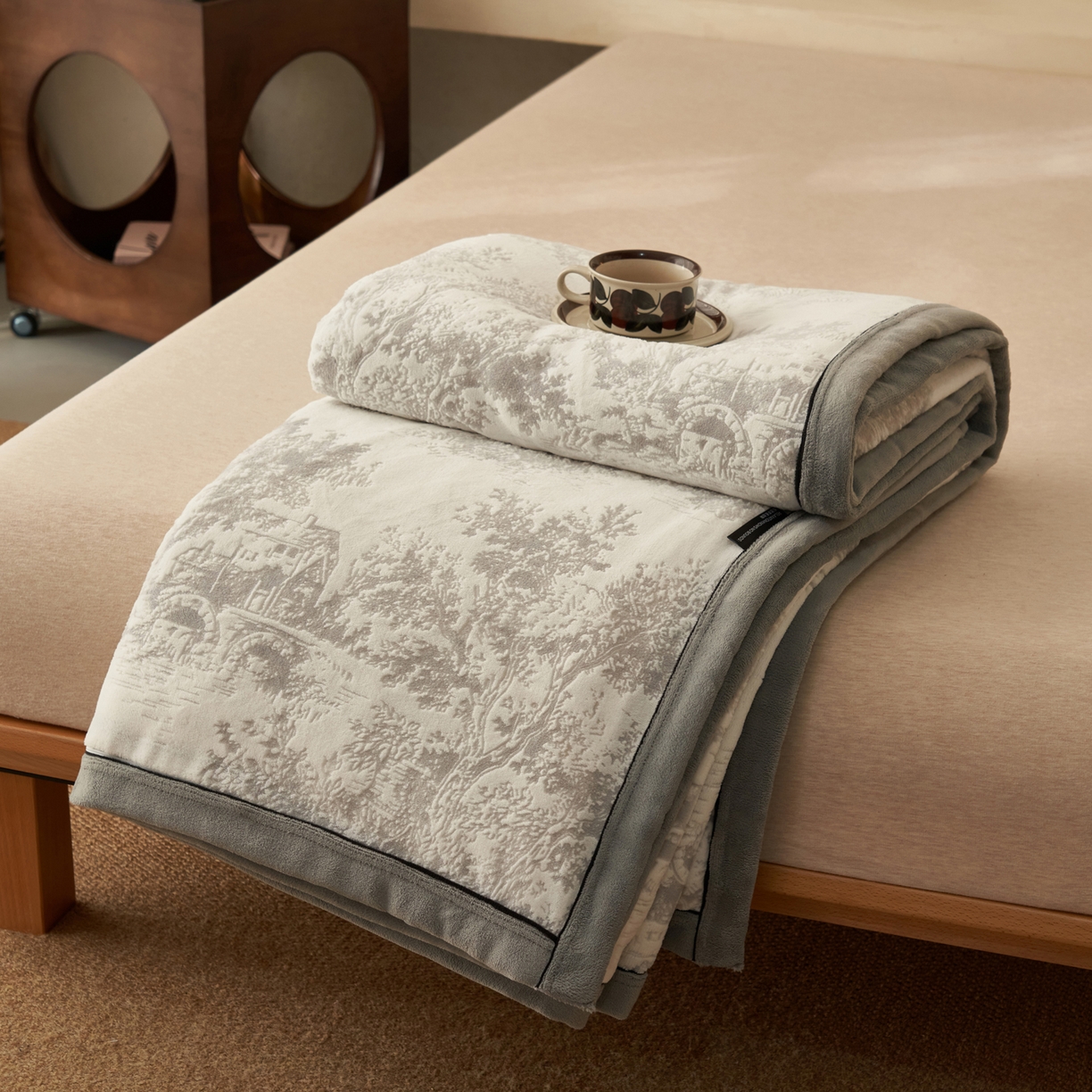 91家纺网 家纺一手货源 找家纺 寐绸家纺 2025新款230g牛奶绒染色雕花功能毛毯 雕花功能毯-梦境