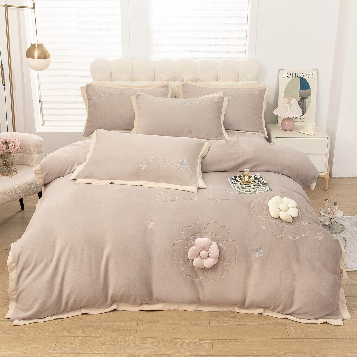 91家纺网 家纺一手货源 找家纺 （总）昊翔家纺 2025新款全消光蚕丝绒段角刺绣四件套花之语