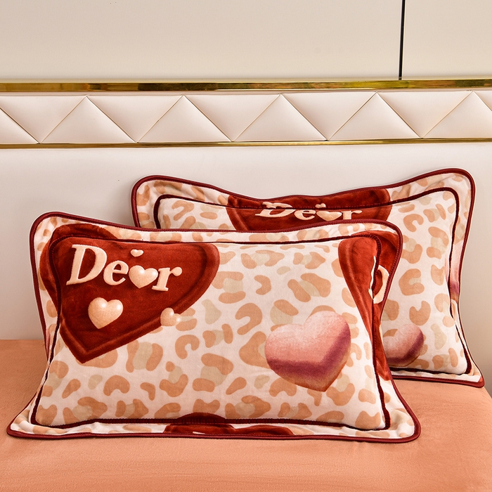 91家纺网 家纺一手货源 找家纺 妮恒美 2025新款牛奶绒印花床裙款四件套法莱绒四件套珊瑚金貂绒四件套 爱的礼物