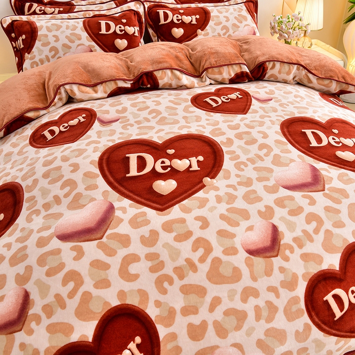 91家纺网 家纺一手货源 找家纺 妮恒美 2025新款牛奶绒印花床裙款四件套法莱绒四件套珊瑚金貂绒四件套 爱的礼物