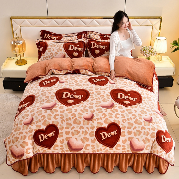 91家纺网 家纺一手货源 找家纺 妮恒美 2025新款牛奶绒印花床裙款四件套法莱绒四件套珊瑚金貂绒四件套 爱的礼物