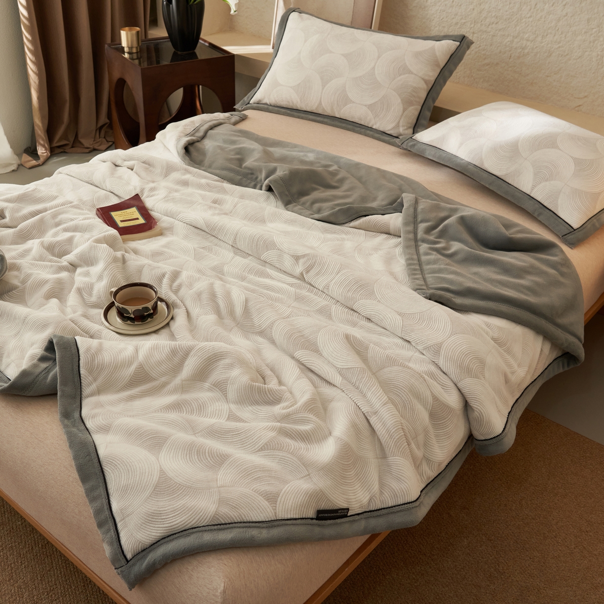 91家纺网 家纺一手货源 找家纺 寐绸家纺 2025新款230g牛奶绒染色雕花功能毛毯 雕花功能毯-年轮