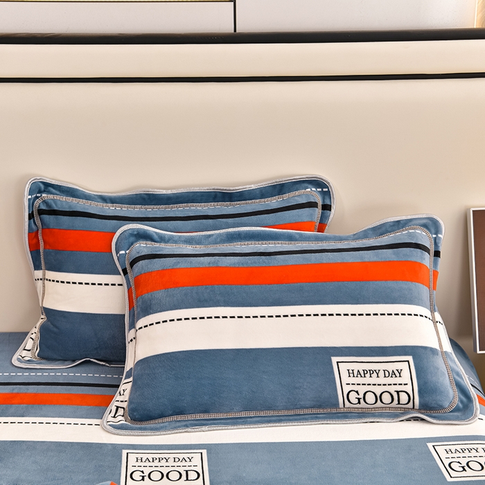 91家纺网 家纺一手货源 找家纺 妮恒美 2025新款牛奶绒印花床裙款四件套法莱绒四件套珊瑚金貂绒四件套 飞驰人生