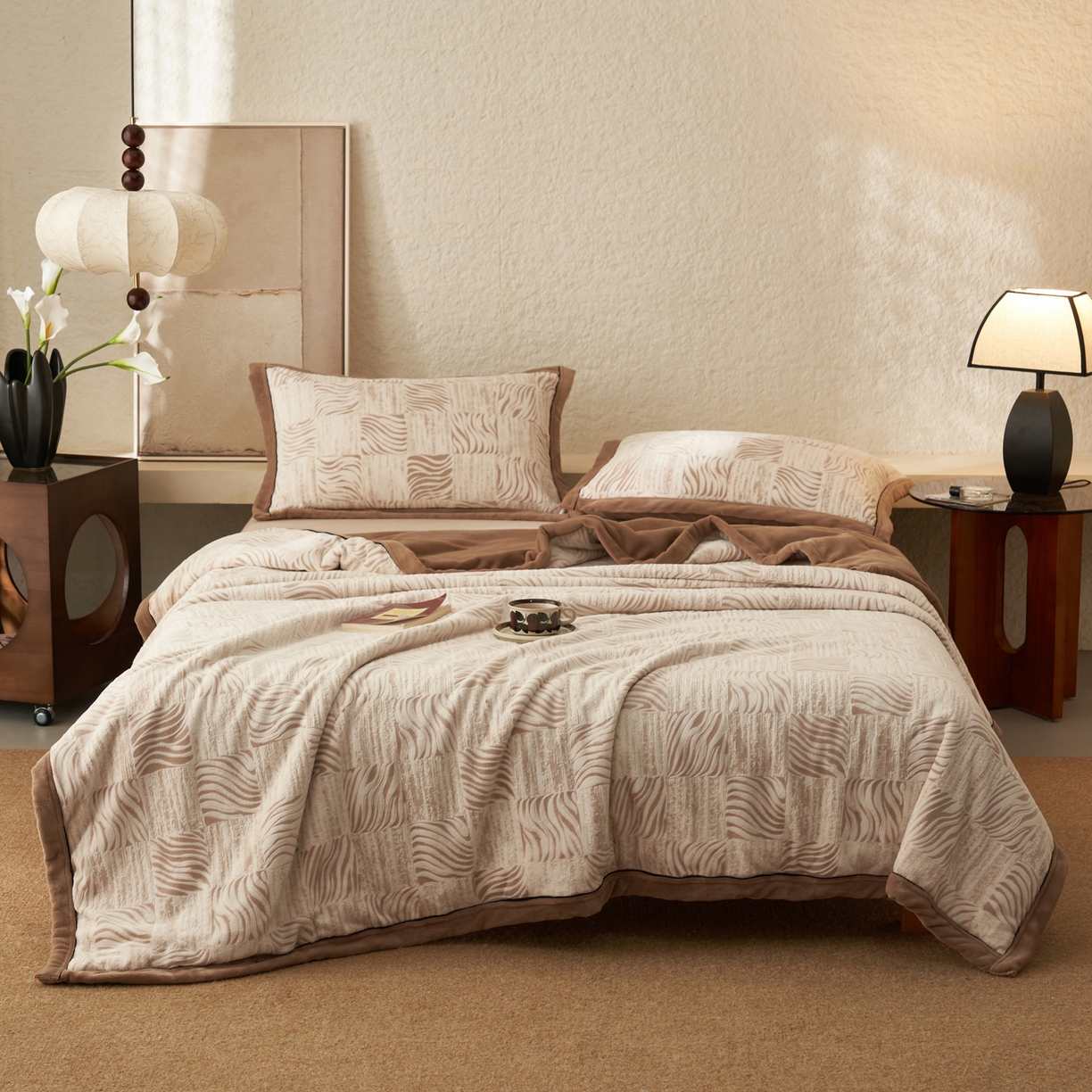 91家纺网 家纺一手货源 找家纺 寐绸家纺 2025新款230g牛奶绒染色雕花功能毛毯 雕花功能毯-曲线肌理