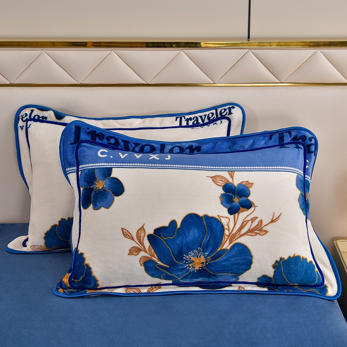 91家纺网 家纺一手货源 找家纺 妮恒美 2025新款牛奶绒印花床裙款四件套法莱绒四件套珊瑚金貂绒四件套 花开绽放