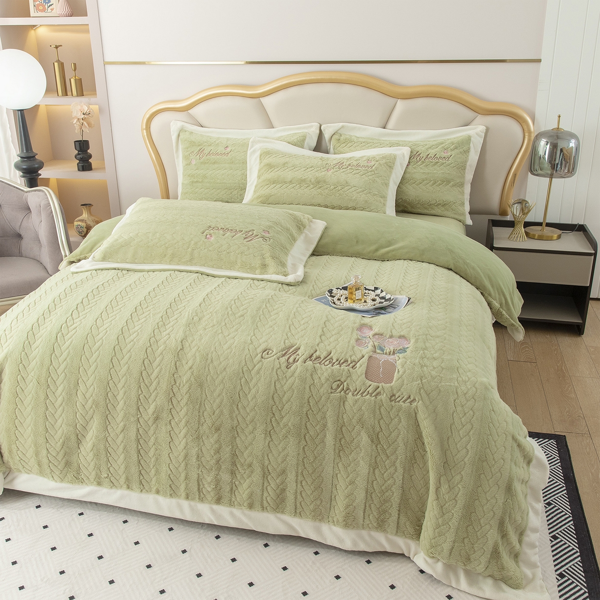 91家纺网 家纺一手货源 找家纺 （总）昊翔家纺 2025新款兔毛绒拼角刺绣四件套花时光