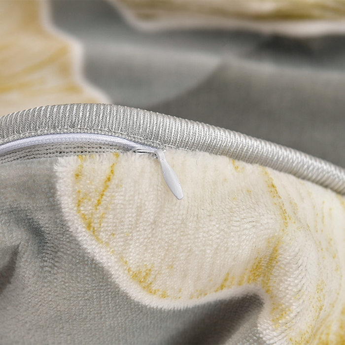 91家纺网 家纺一手货源 找家纺 妮恒美 2025新款牛奶绒印花床裙款四件套法莱绒四件套珊瑚金貂绒四件套 幸运叶