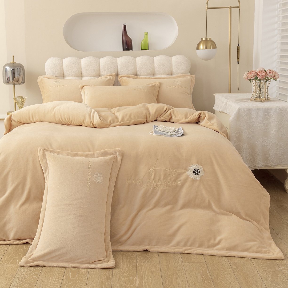 91家纺网 家纺一手货源 找家纺 （总）昊翔家纺 2025新款牛奶绒宽边刺绣四件套格调