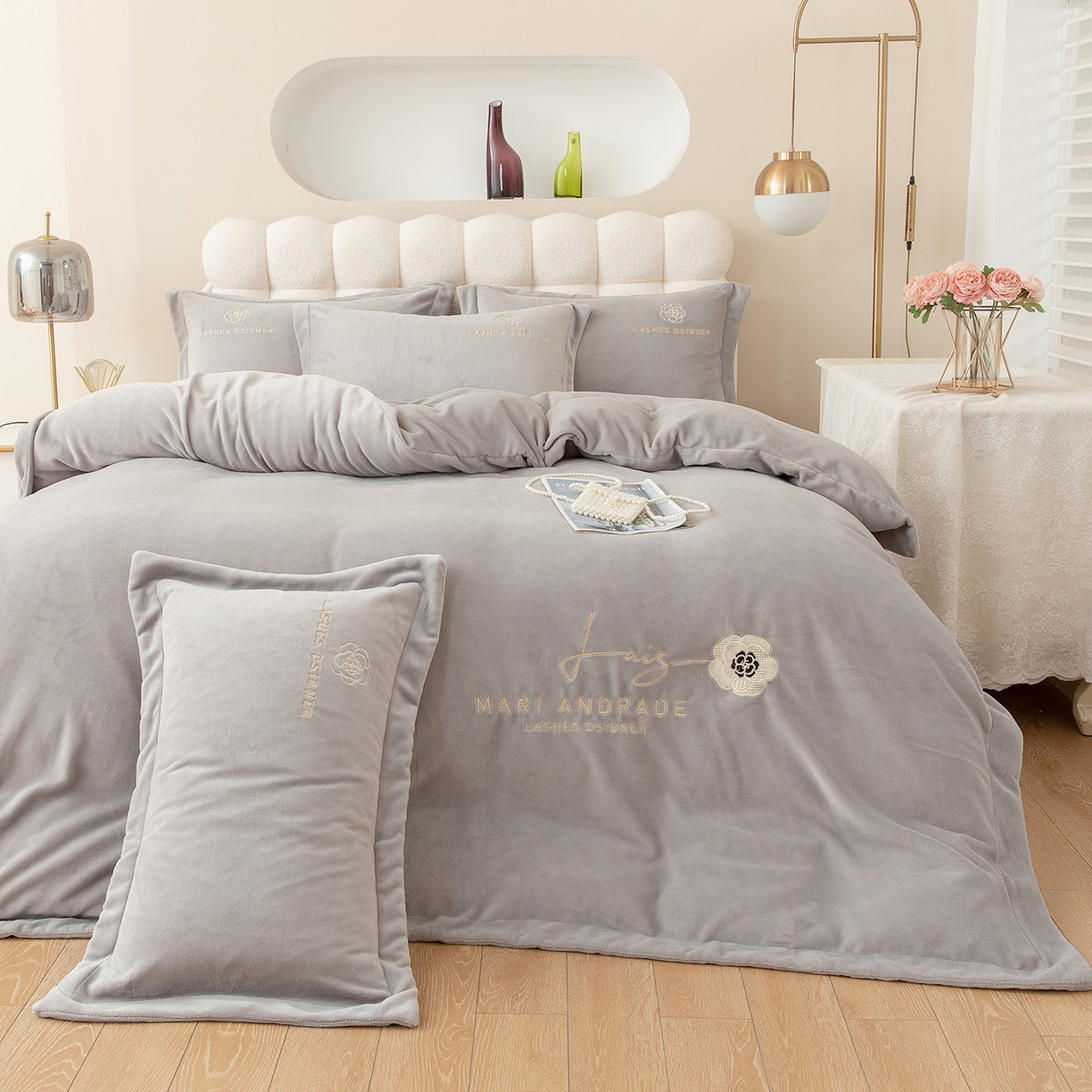 91家纺网 家纺一手货源 找家纺 （总）昊翔家纺 2025新款牛奶绒宽边刺绣四件套格调