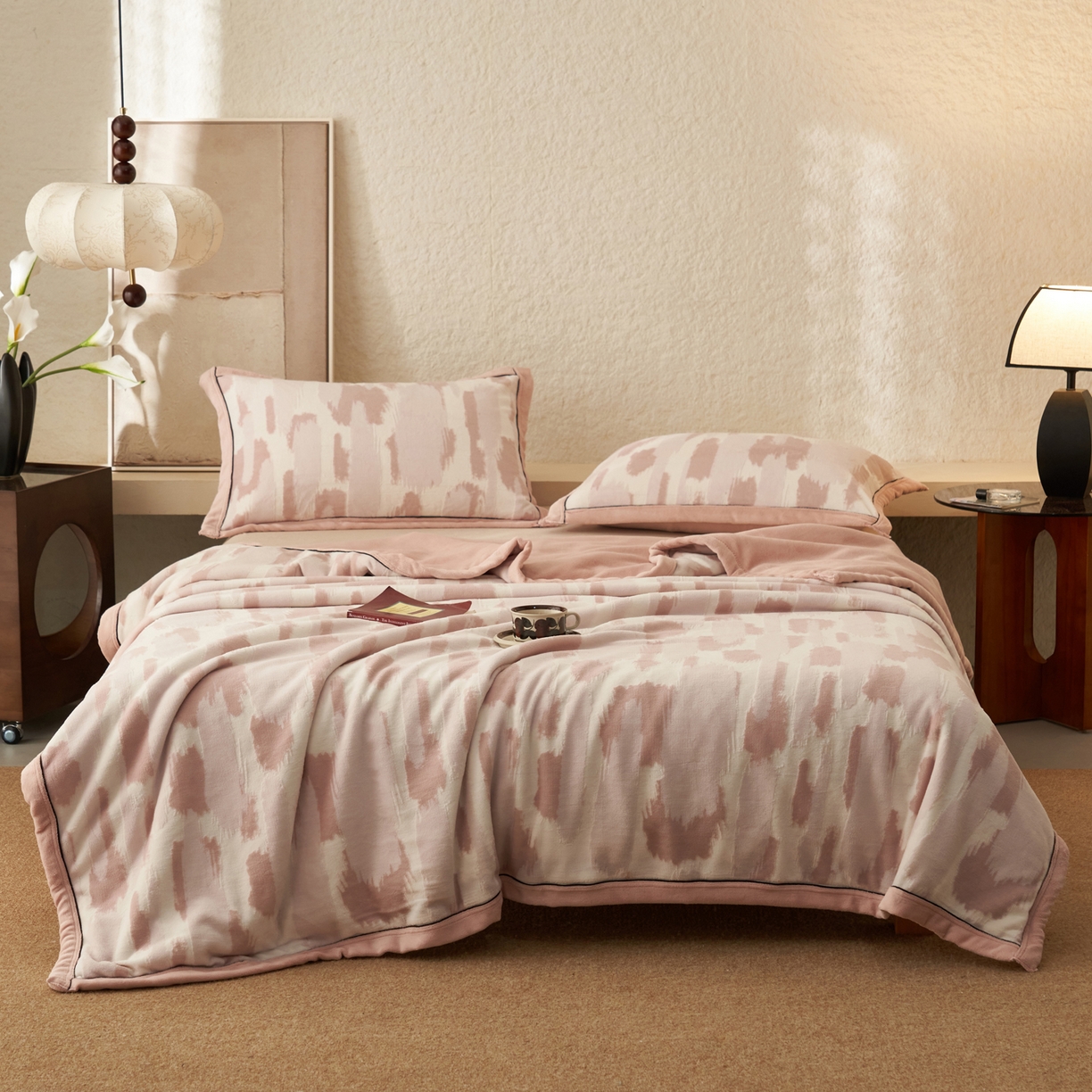 91家纺网 家纺一手货源 找家纺 寐绸家纺 2025新款230g牛奶绒染色雕花功能毛毯 雕花功能毯-云中行