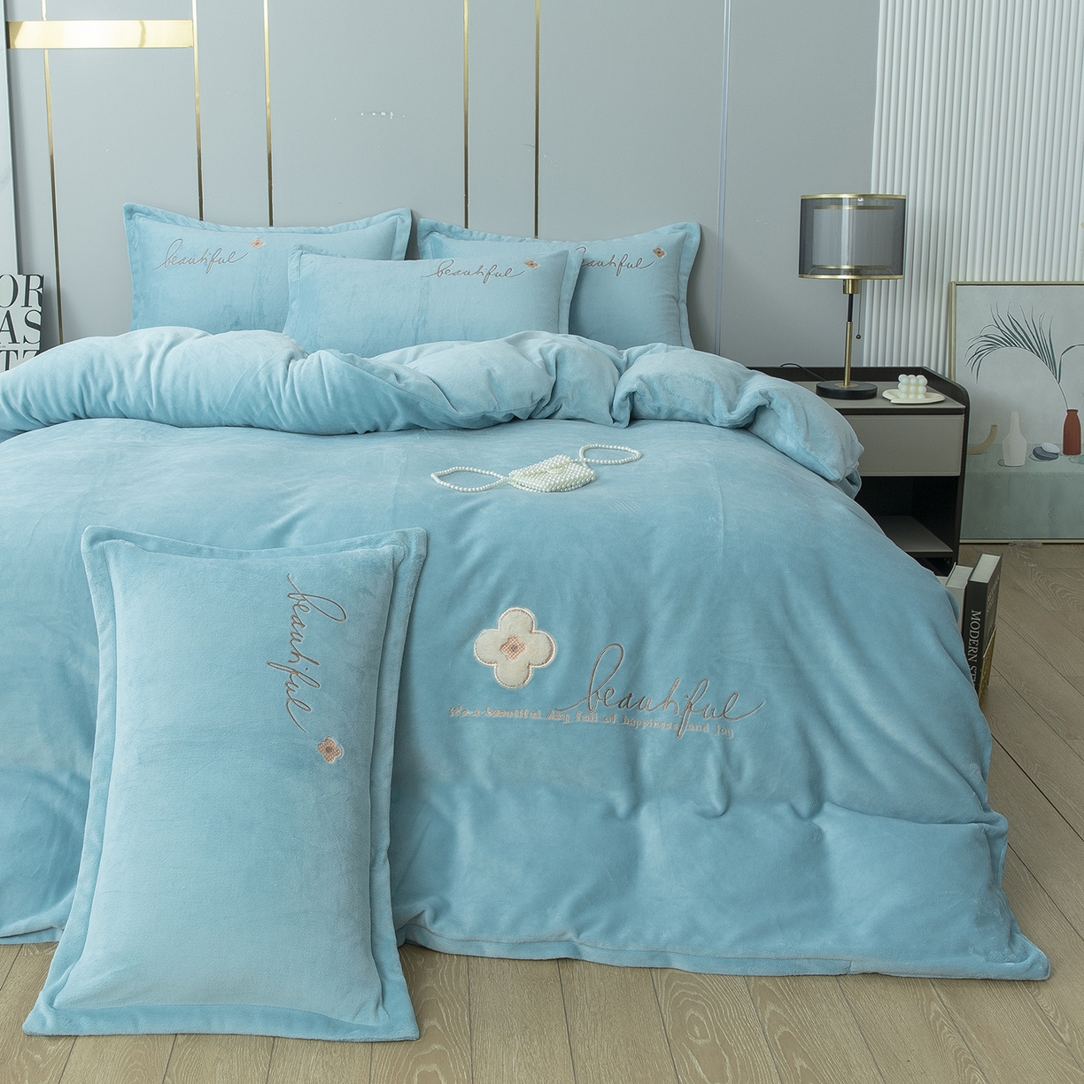 91家纺网 家纺一手货源 找家纺 （总）昊翔家纺 2025新款牛奶绒刺绣四件套幸运草