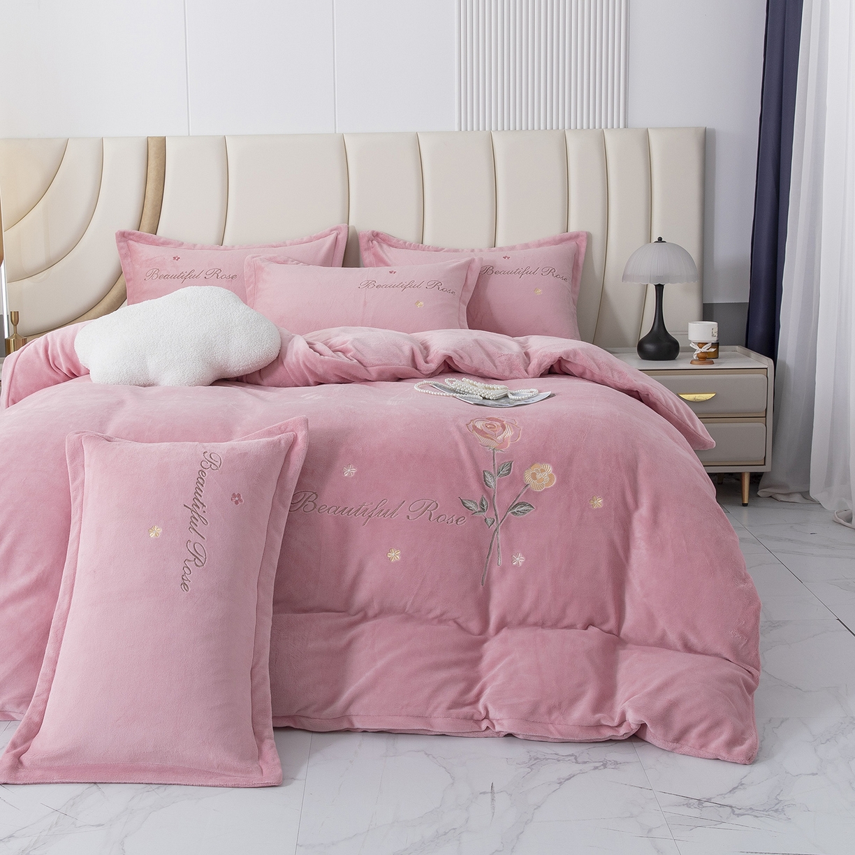 91家纺网 家纺一手货源 找家纺 （总）昊翔家纺 2025新款牛奶绒刺绣四件套-花语