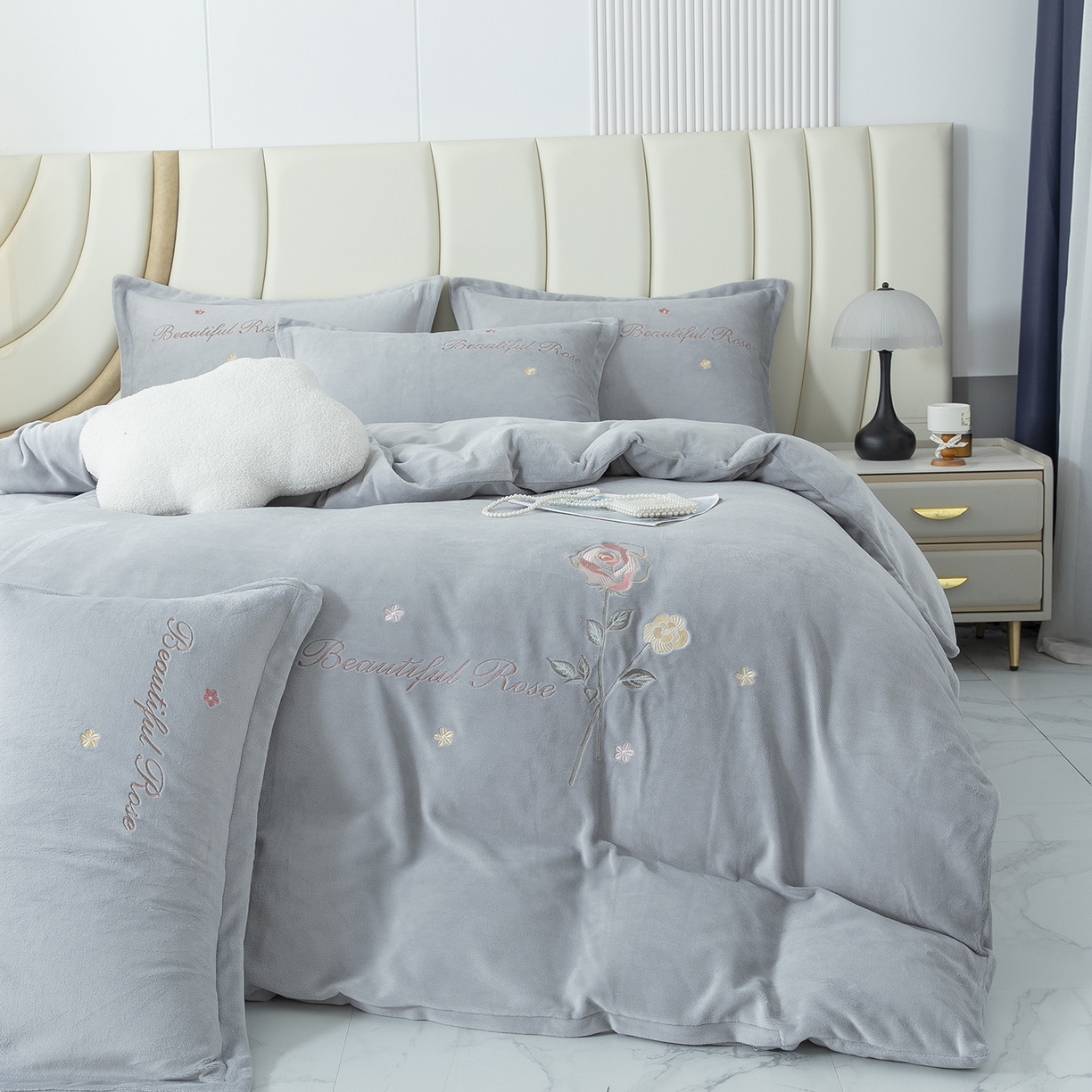 91家纺网 家纺一手货源 找家纺 （总）昊翔家纺 2025新款牛奶绒刺绣四件套-花语