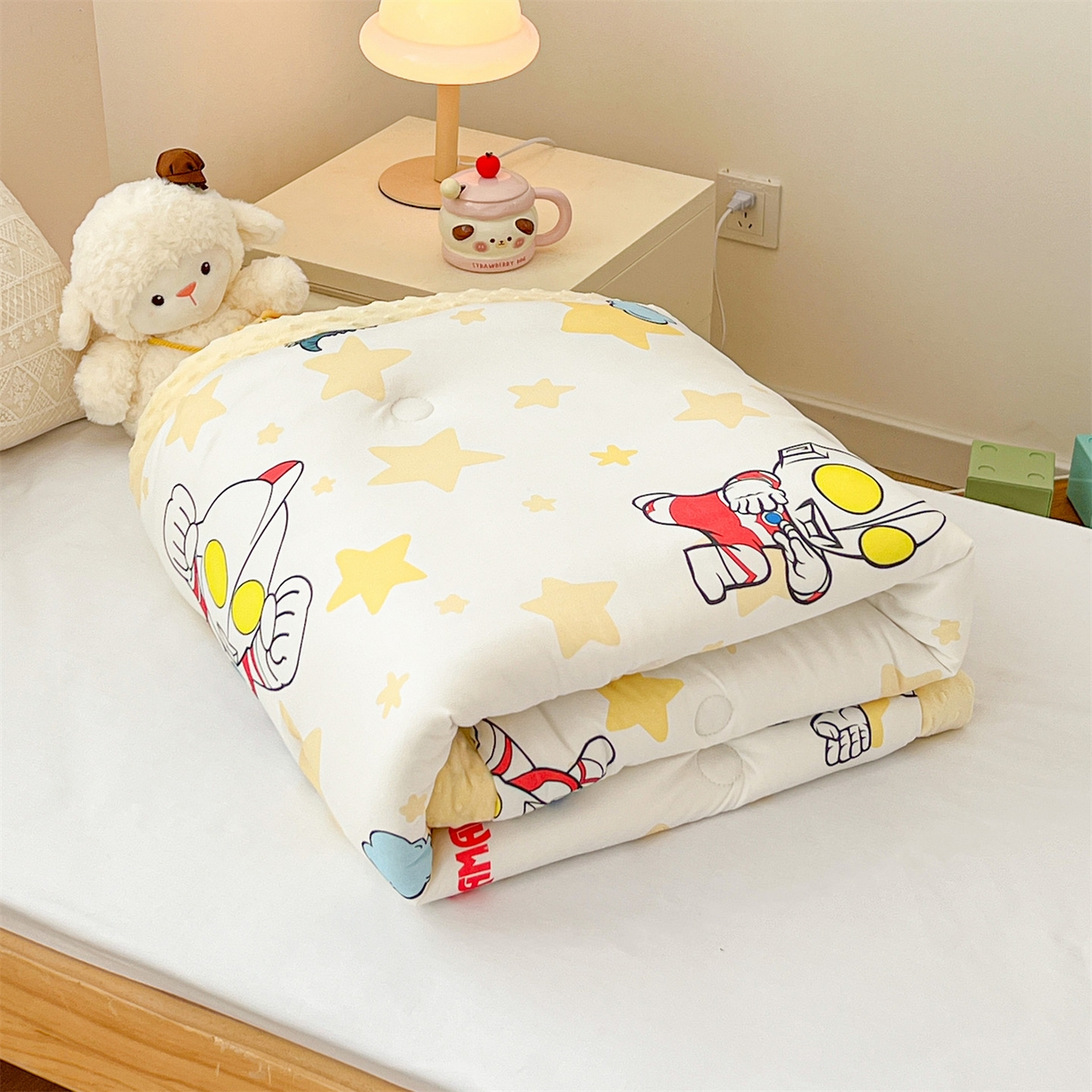 91家纺网 家纺一手货源 找家纺 （总）名兮家居 2025新款经典奥特曼三丽鸥豆豆被被子被芯