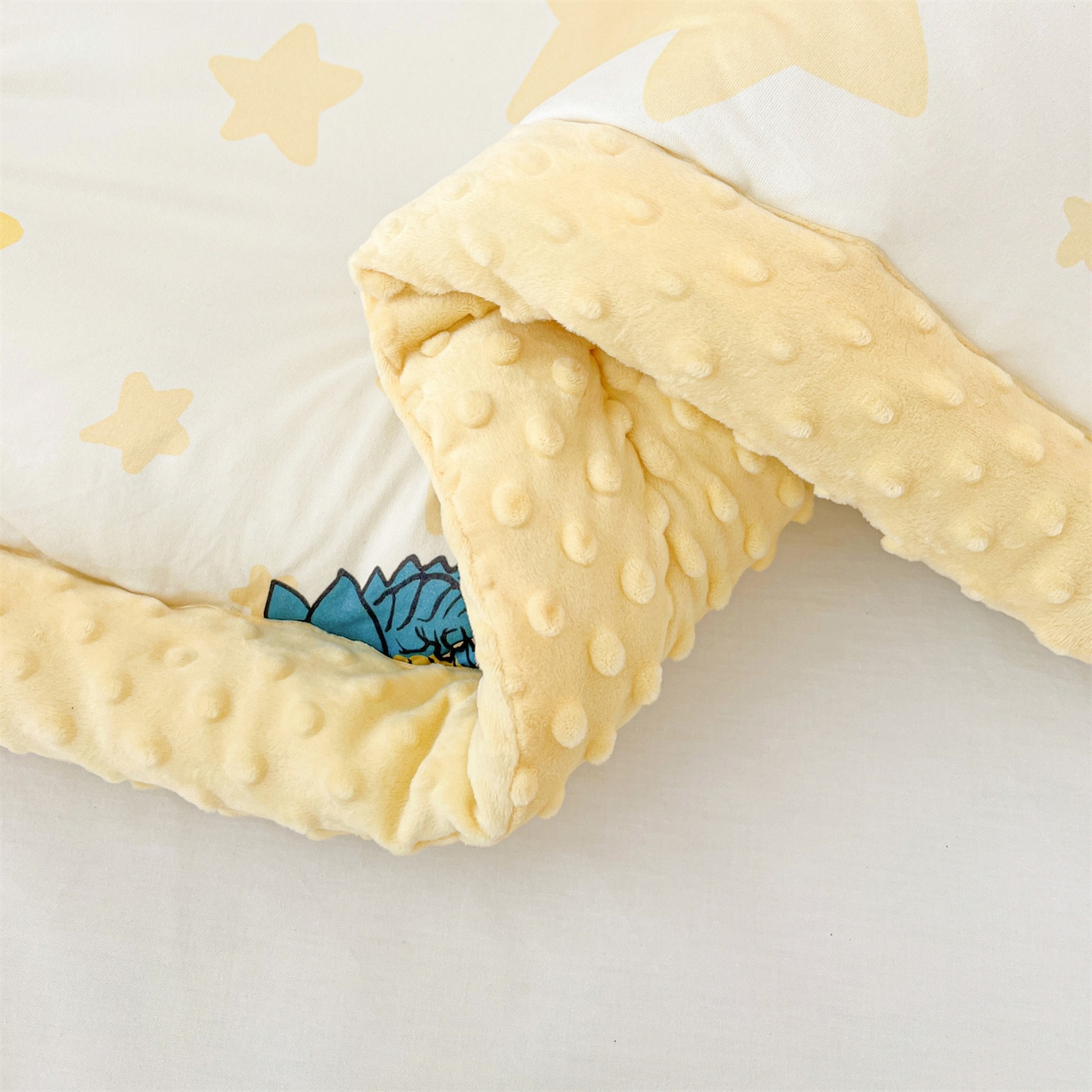 91家纺网 家纺一手货源 找家纺 名兮家居 2025新款经典奥特曼三丽鸥豆豆被被子被芯 星星奥特曼