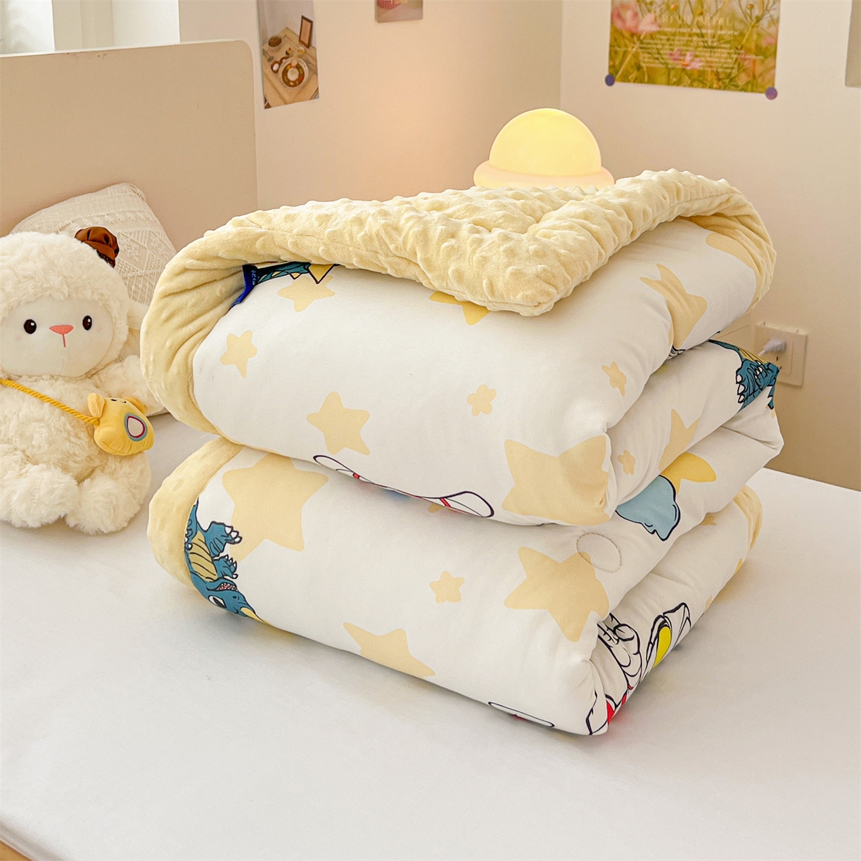 91家纺网 家纺一手货源 找家纺 名兮家居 2025新款经典奥特曼三丽鸥豆豆被被子被芯 星星奥特曼