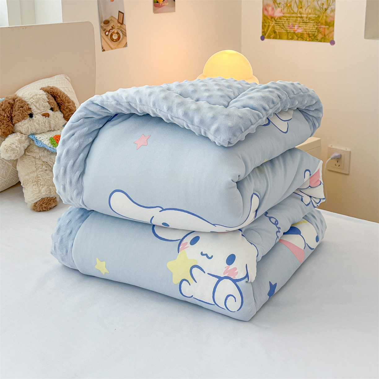 91家纺网 家纺一手货源 找家纺 名兮家居 2025新款经典奥特曼三丽鸥豆豆被被子被芯 气球玉桂狗