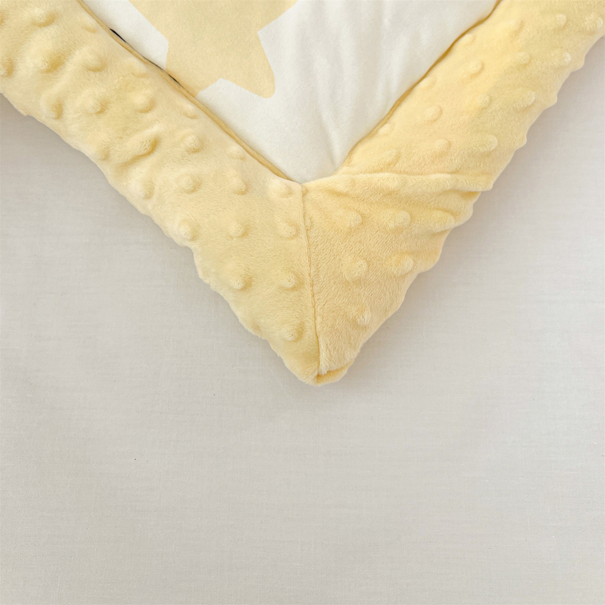 91家纺网 家纺一手货源 找家纺 名兮家居 2025新款经典奥特曼三丽鸥豆豆被被子被芯 星星奥特曼