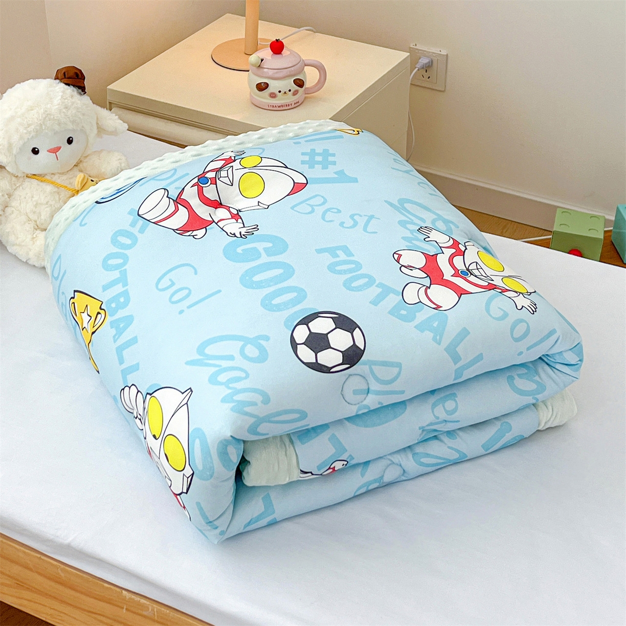 名兮家居 2025新款经典奥特曼三丽鸥豆豆被被子被芯 世界杯