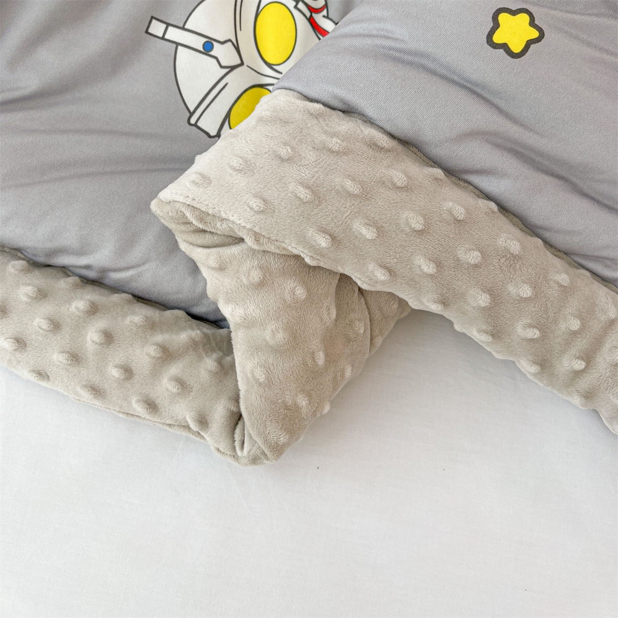 91家纺网 家纺一手货源 找家纺 名兮家居 2025新款经典奥特曼三丽鸥豆豆被被子被芯 宇宙小分队