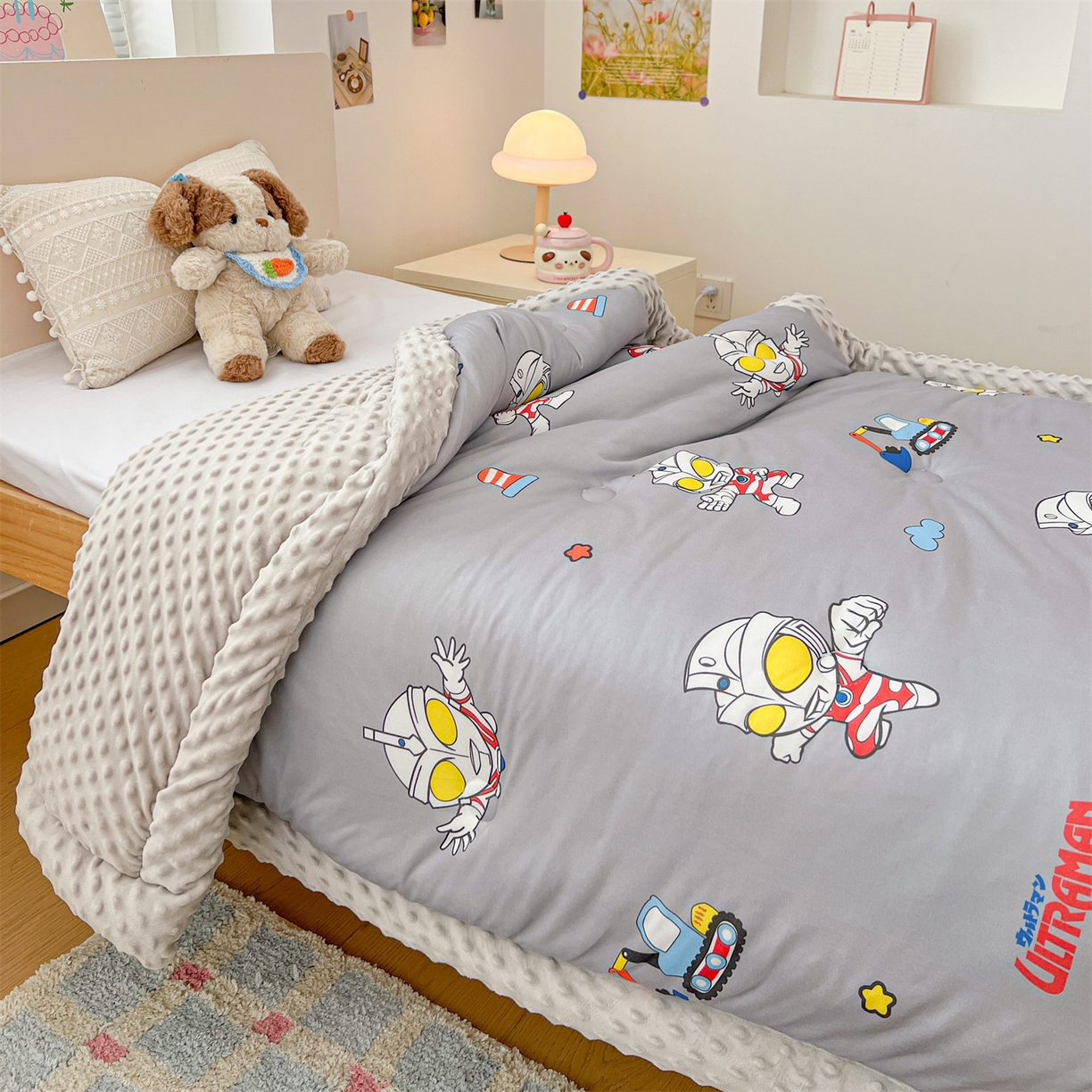 91家纺网 家纺一手货源 找家纺 名兮家居 2025新款经典奥特曼三丽鸥豆豆被被子被芯 宇宙小分队