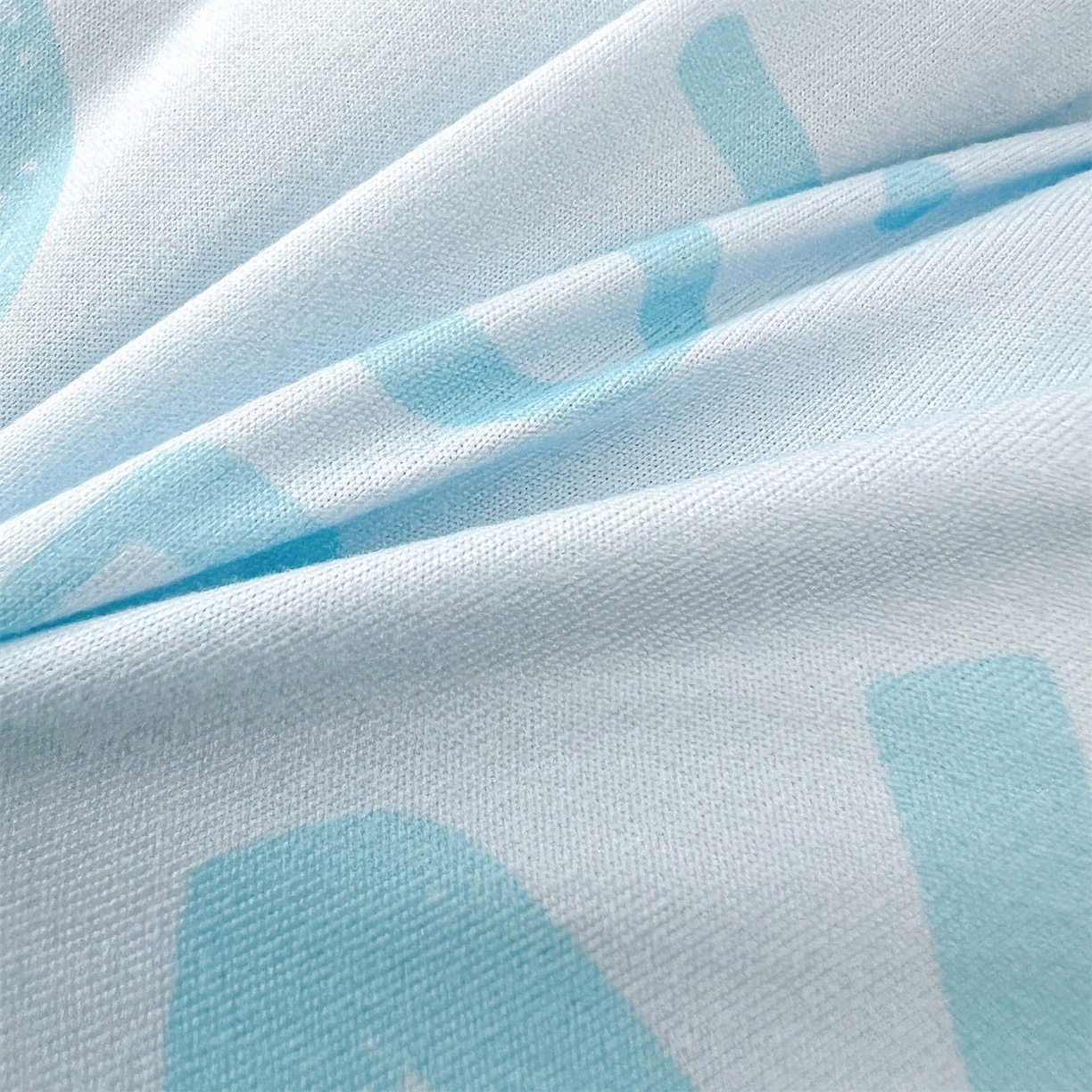 91家纺网 家纺一手货源 找家纺 名兮家居 2025新款经典奥特曼三丽鸥豆豆被被子被芯 世界杯