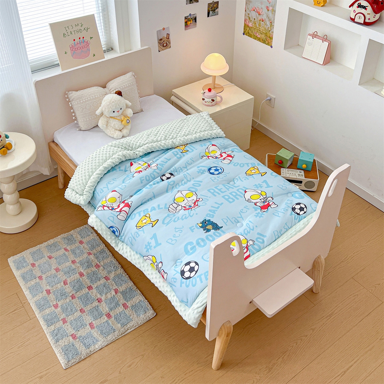 91家纺网 家纺一手货源 找家纺 名兮家居 2025新款经典奥特曼三丽鸥豆豆被被子被芯 世界杯